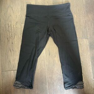 Lululemon black crop leggings